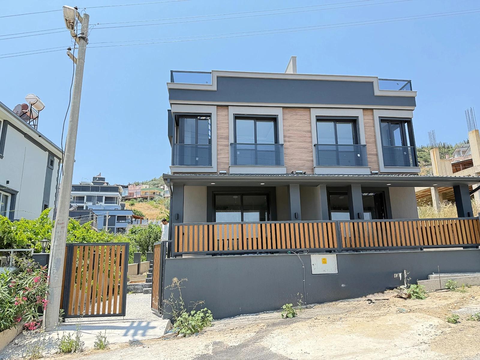 3+1 Villa Mit Meerblick Und Garten In Seferihisar Doğanbey Zu Verkaufen