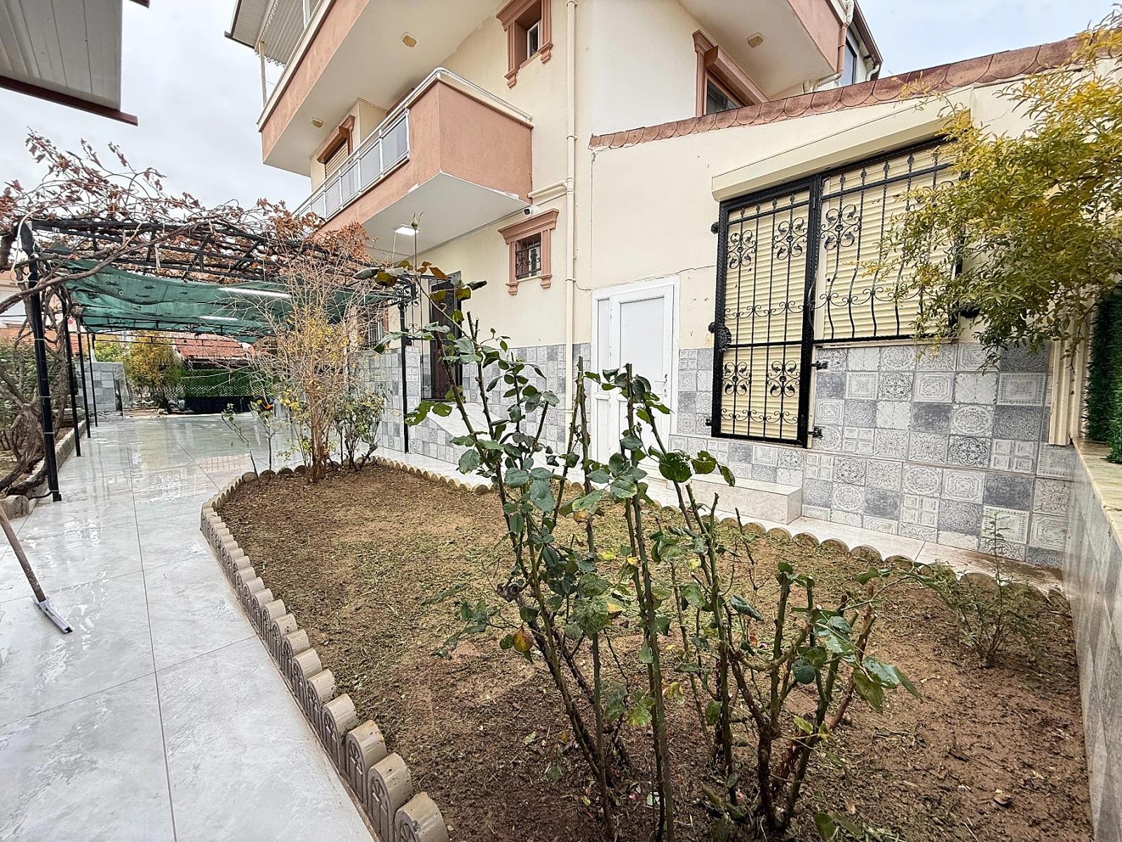 5+1-maisonette-villa Mit Großem Garten In Doğanbey, Seferihisar Zu Verkaufen