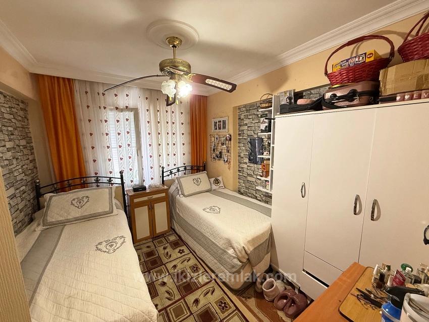 2+1 Wohnung Zum Verkauf Im Zentrum Von Seferihisar Ürkmez, 80 M2, 200 M Vom Meer Entfernt.