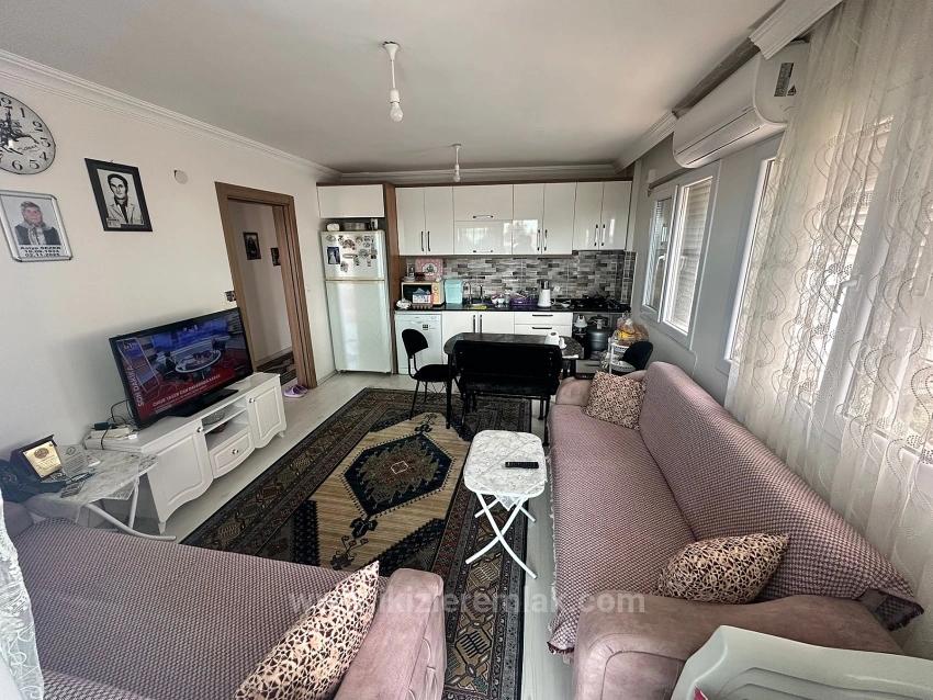 2+1 Wohnung Zum Verkauf Im Zentrum Von Seferihisar Ürkmez, 80 M2, 200 M Vom Meer Entfernt.