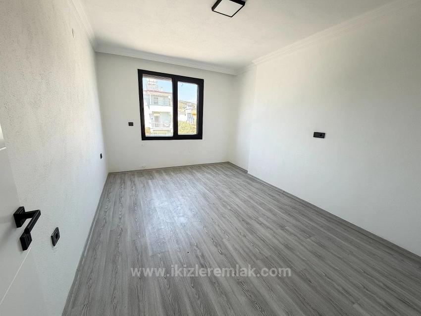 Brandneue 3+1-Zimmer-Villa Mit Großzügigem Garten In Meeresnähe In Doğanbey, Seferihisar Zu Verkaufen