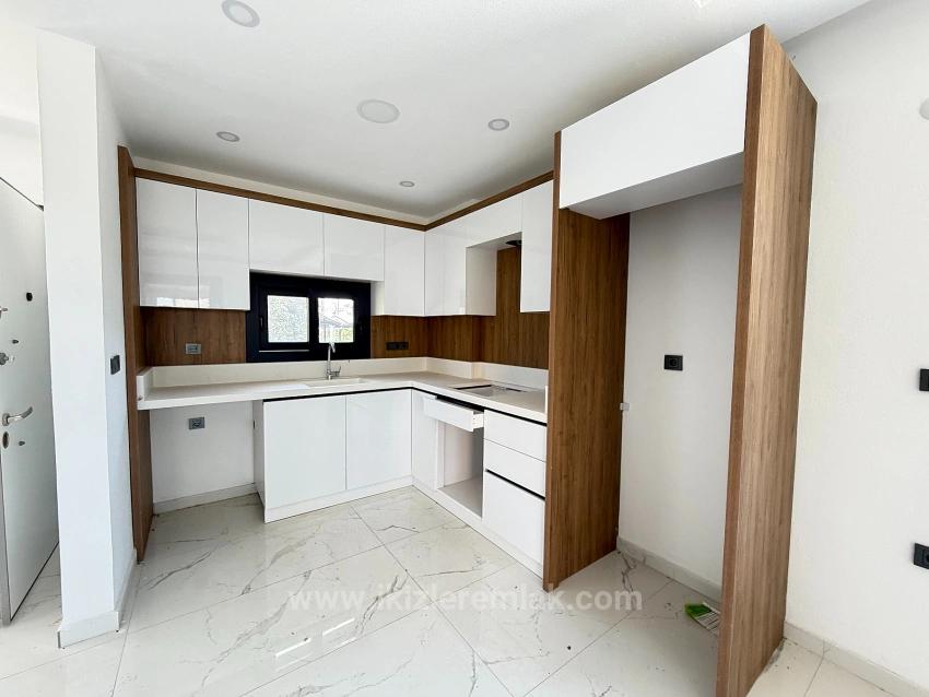 Brandneue 3+1-Zimmer-Villa Mit Großzügigem Garten In Meeresnähe In Doğanbey, Seferihisar Zu Verkaufen