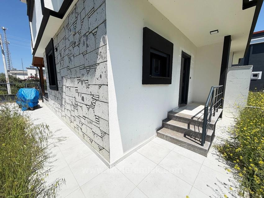 Brandneue 3+1-Zimmer-Villa Mit Großzügigem Garten In Meeresnähe In Doğanbey, Seferihisar Zu Verkaufen