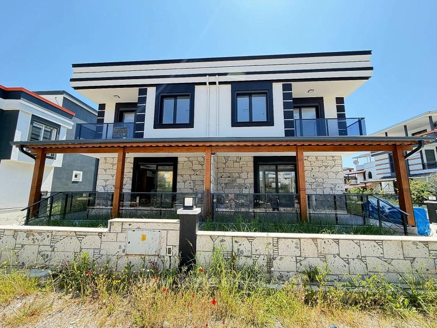 Brandneue 3+1-Zimmer-Villa Mit Großzügigem Garten In Meeresnähe In Doğanbey, Seferihisar Zu Verkaufen