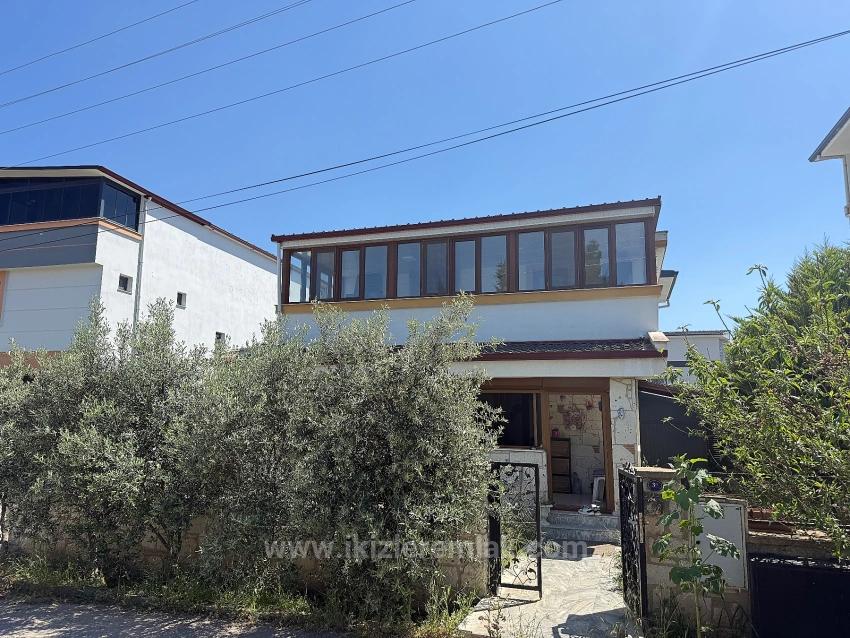 2+1 Voll Möblierte Villa Mit Garten In Doğanbey, Seferihisar Zu Verkaufen