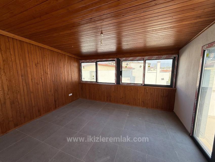 Brandneue 3+1-Villa Zum Verkauf Im Seferihisar Doğanbey Center.