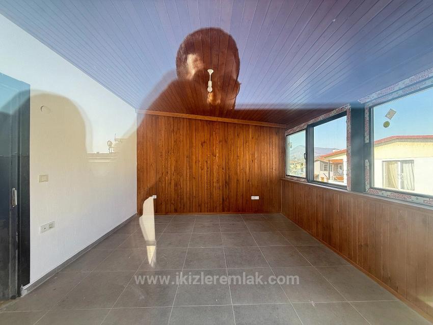 Brandneue 3+1-Villa Zum Verkauf Im Seferihisar Doğanbey Center.