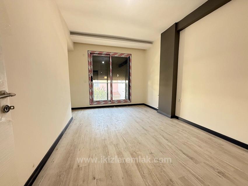 Brandneue 3+1-Villa Zum Verkauf Im Seferihisar Doğanbey Center.