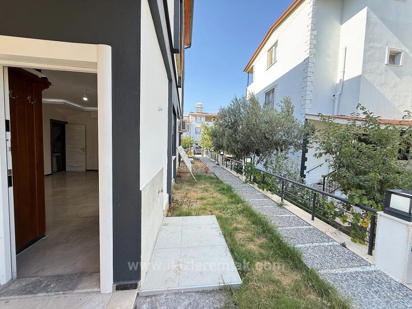 Brandneue 3+1-Villa Zum Verkauf Im Seferihisar Doğanbey Center.