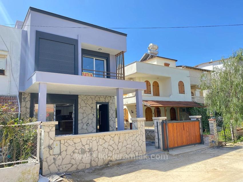 Brandneue, Freistehende Luxusvilla Mit 3 Schlafzimmern Und Einem Zusätzlichen Zimmer In Doğanbey, Seferihisar, Zu Verkaufen.