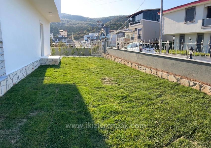 2+1 Villa Mit Meerblick Und Garten Zum Verkauf In Doğanbey, Seferihisar