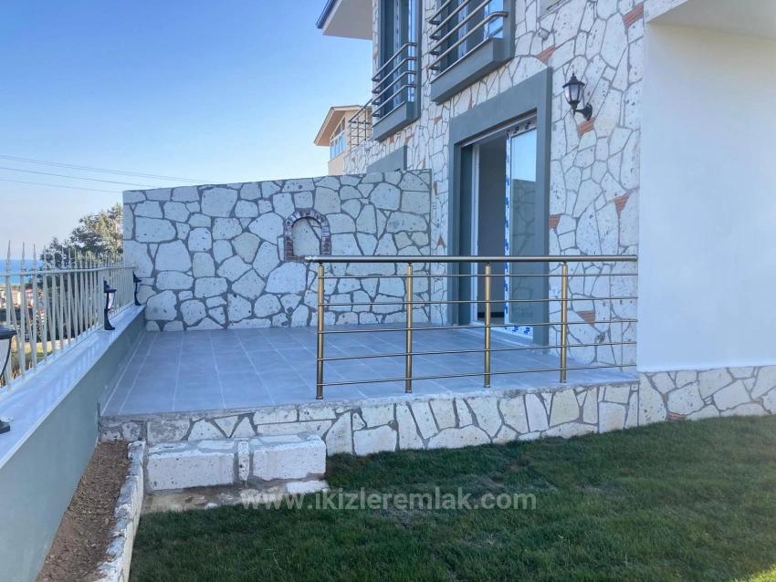 2+1 Villa Mit Meerblick Und Garten Zum Verkauf In Doğanbey, Seferihisar