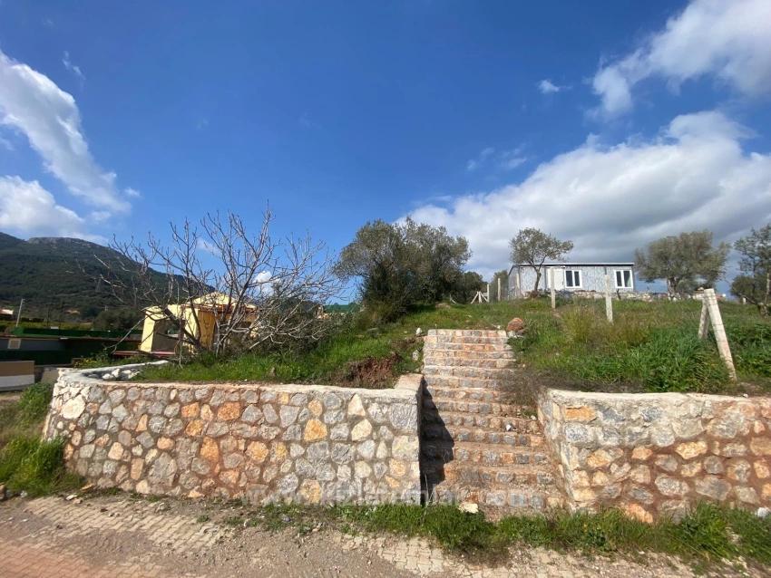 300 M2 Großes Grundstück Zum Verkauf In Seferihisar Doğanbey Kavakdere.