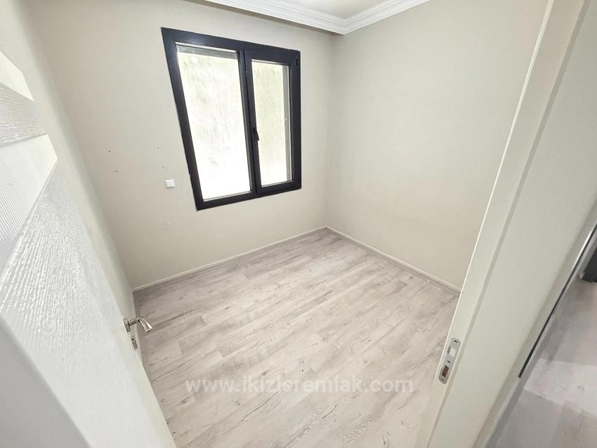 1+1 Erdgeschosswohnung In Ürkmez, 100 Meter Vom Meer Entfernt, Von İkizler.