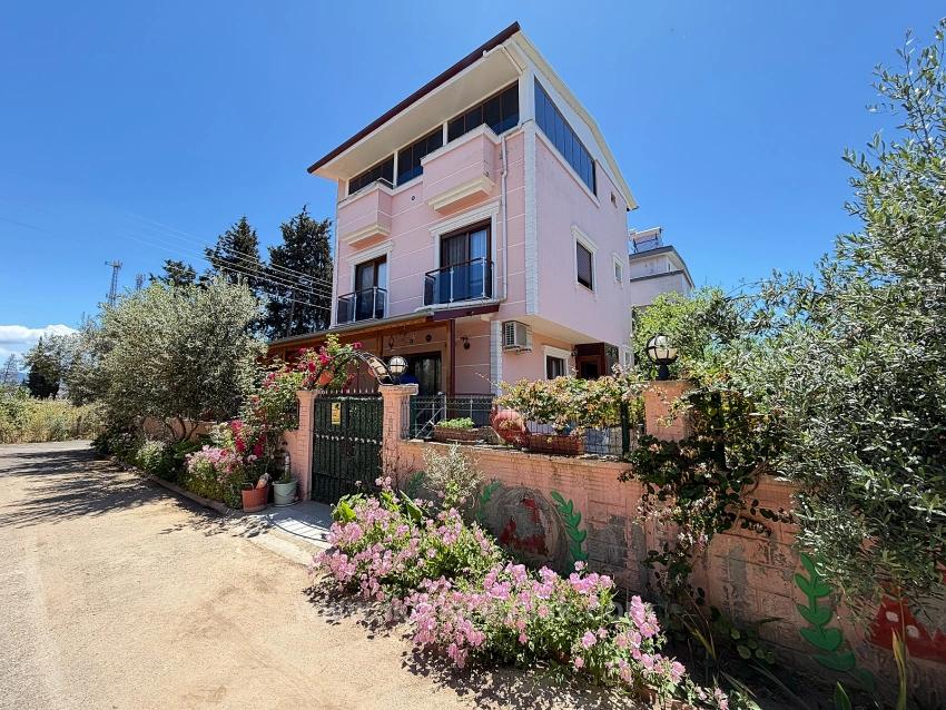 4+1 Freistehende Villa Mit Garten Zum Verkauf In Doğanbey, Seferihisar