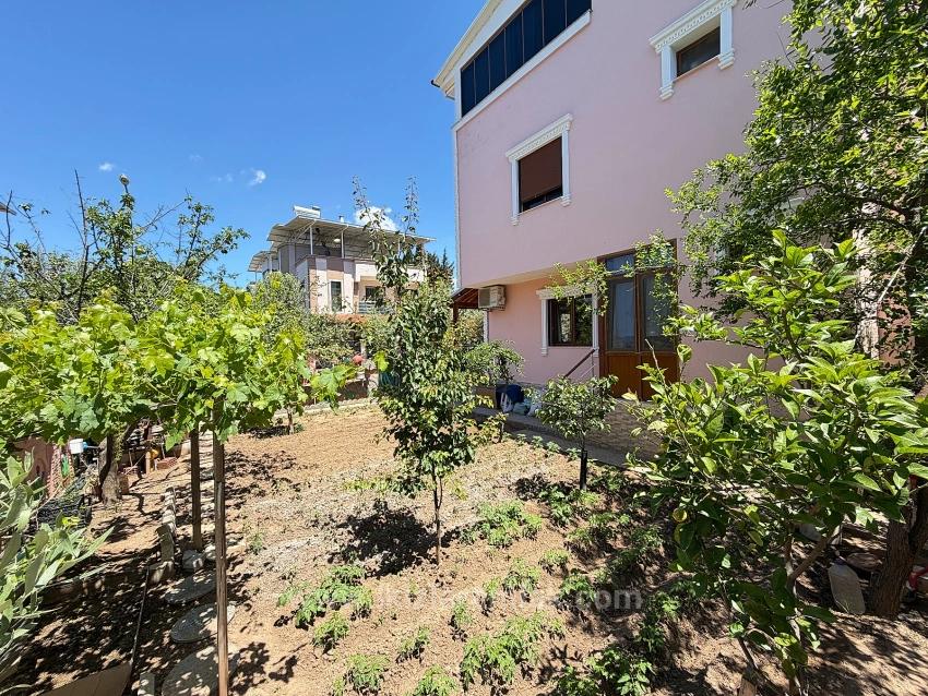 4+1 Freistehende Villa Mit Garten Zum Verkauf In Doğanbey, Seferihisar
