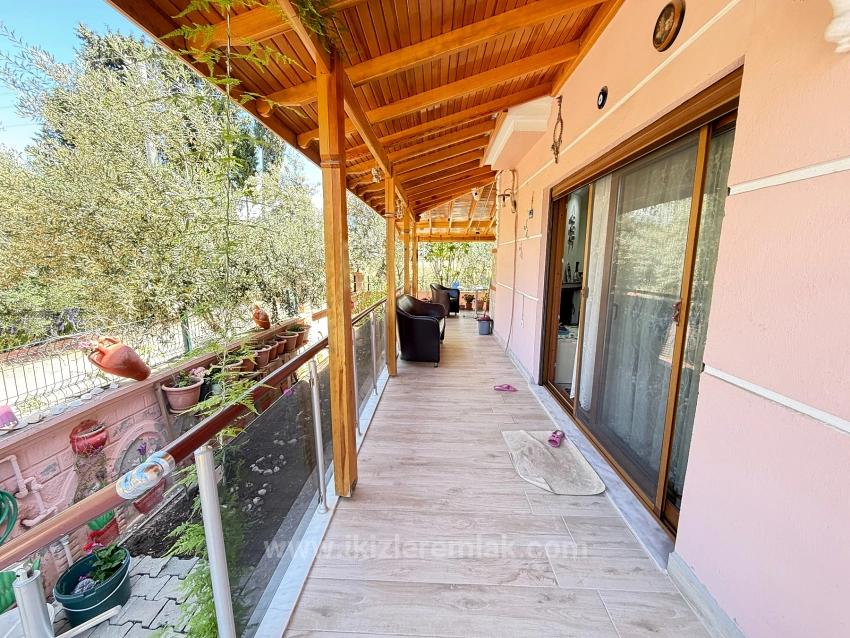 4+1 Freistehende Villa Mit Garten Zum Verkauf In Doğanbey, Seferihisar