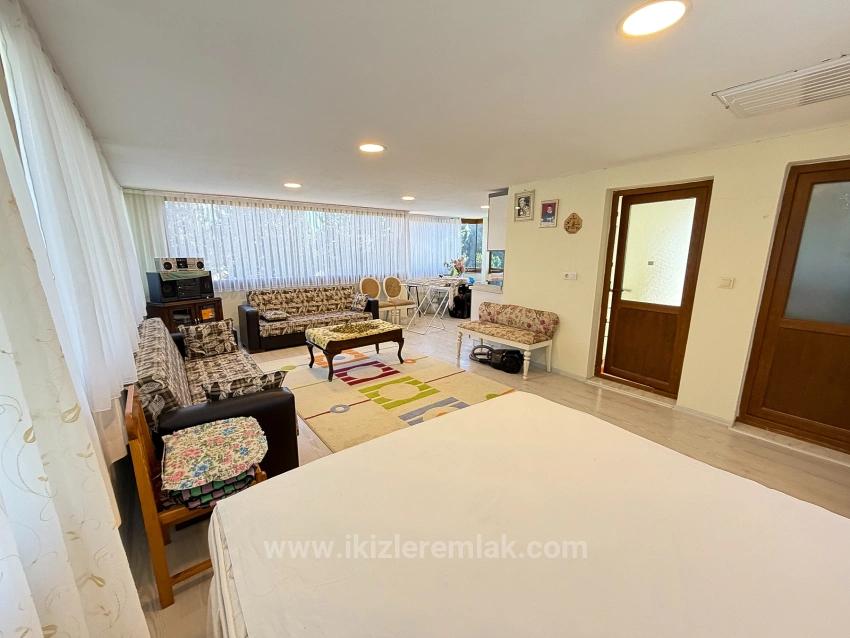 4+1 Freistehende Villa Mit Garten Zum Verkauf In Doğanbey, Seferihisar