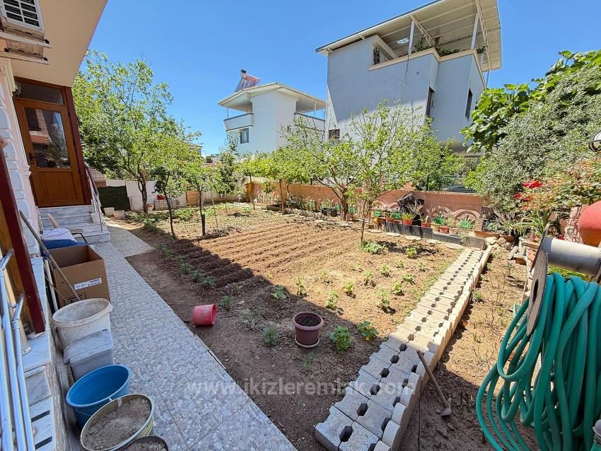 4+1 Freistehende Villa Mit Garten Zum Verkauf In Doğanbey, Seferihisar