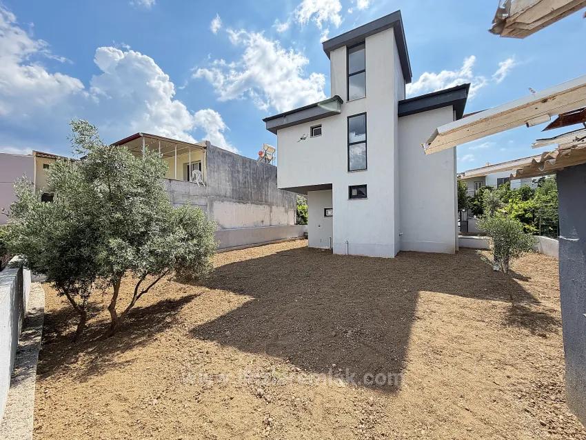 370 M² Garten, Freistehende 3+1-Zimmer-Villa In Meeresnähe In Doğanbey