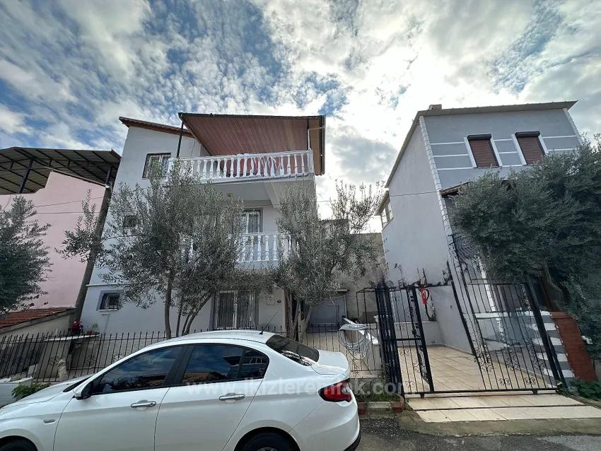 In Seferihisar Doğanbey Zu Verkaufen 4+1 500M Vom Meer Entfernt Villa