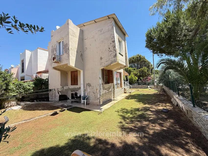 In Seferihisar Doğanbey Zu Verkaufen 3+1 Mit Meer 50M Gartenvilla