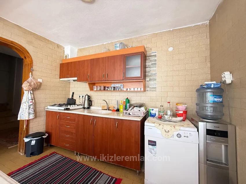 In Seferihisar Doğanbey Zu Verkaufen 3+1 Mit Meer 50M Gartenvilla