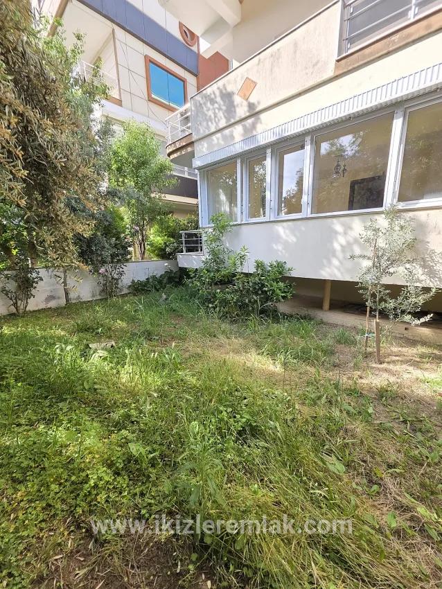 Zum Verkauf - Unabhängige Wohnung Mit Garten - In Gümüldür - 200 Mt Vom Meer Entfernt