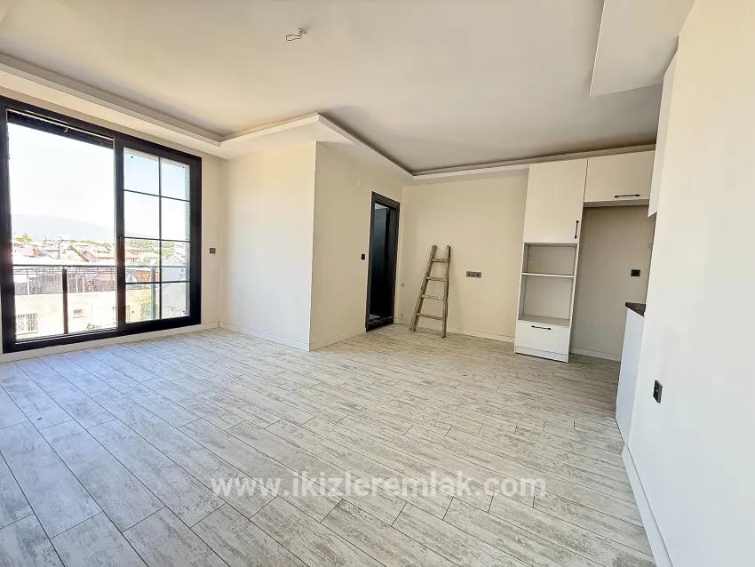In Seferihisar Doğanbey Zu Verkaufen 1+1 Zur Meerseite Zu Verkaufende Wohnung