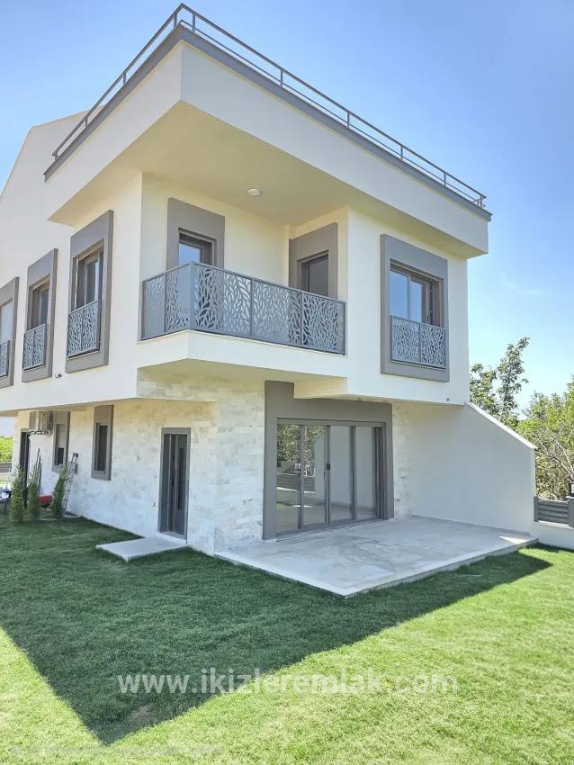 In Gümüldür İnönü Mahallesi, 450 Meter Vom Meer Entfernt, Großzügige Gartenvilla, Neuwertig 4+1!