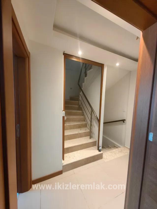 In Gümüldür, 100m Vom Meer Entfernt, Voll Möblierte Villa Mit Großem Garten