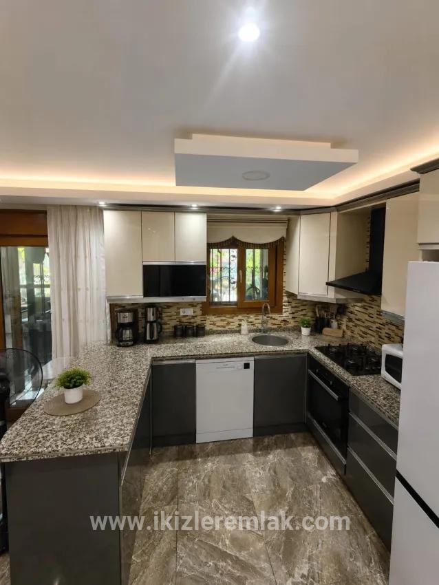 In Gümüldür, 100m Vom Meer Entfernt, Voll Möblierte Villa Mit Großem Garten