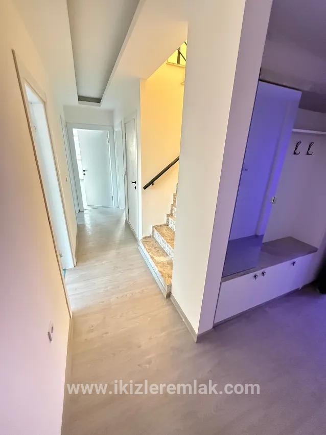 Seferihisar Ürkmez'de Null 4+1 Doppelhaushälfte mit Aufzug und Parkplatz, 400 m vom Meer entfernt