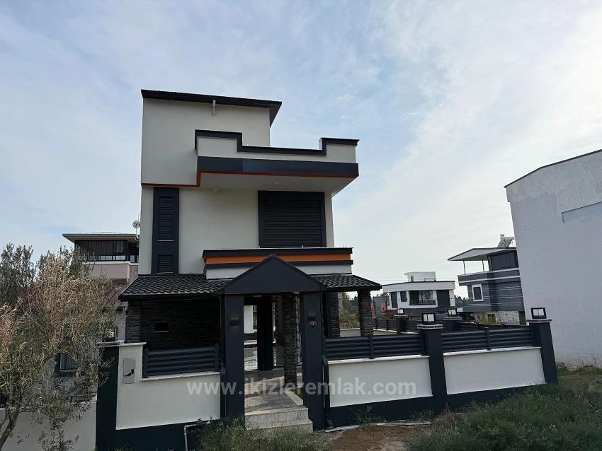 3+1 Freistehende Villa Mit Garten Zum Verkauf Im Seferihisar Doğanbey Center