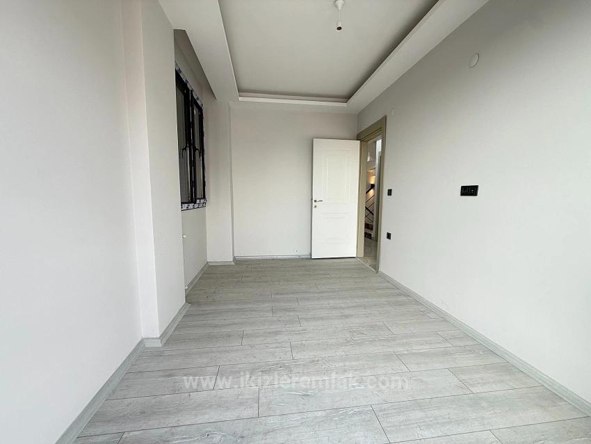 3+1 Freistehende Villa Mit Garten Zum Verkauf Im Seferihisar Doğanbey Center