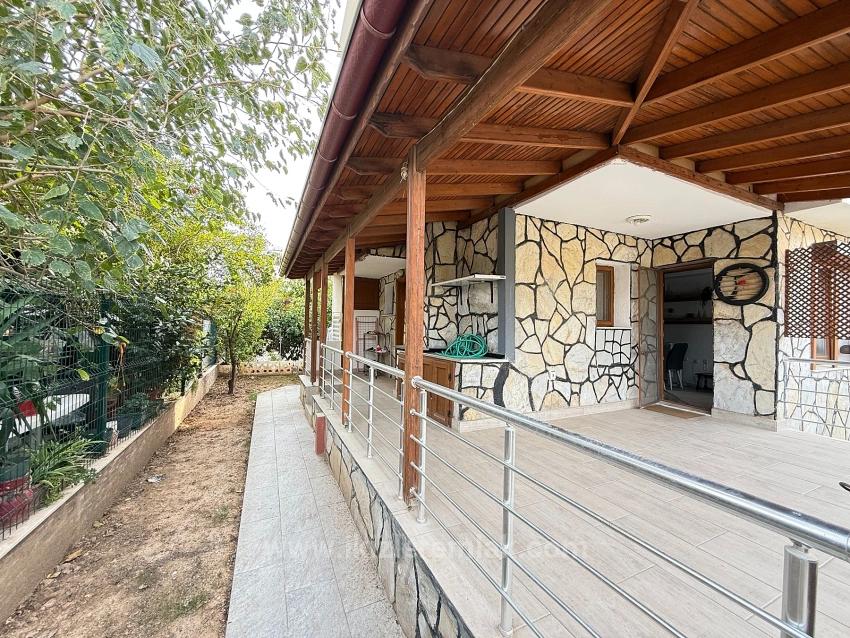 Dringender Verkauf 3+1 Villa Mit Großem Garten Im Zentrum Von Seferihisar Doğanbey