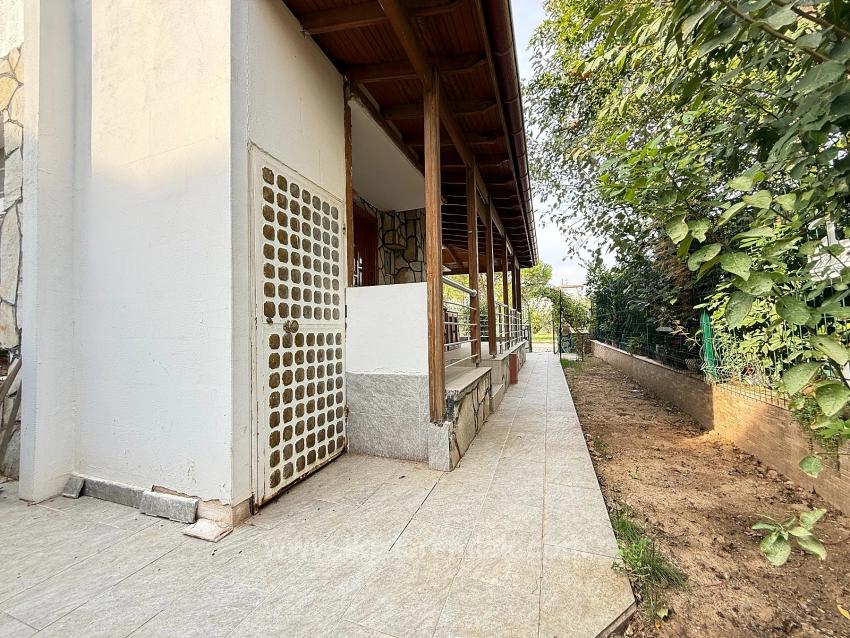 Dringender Verkauf 3+1 Villa Mit Großem Garten Im Zentrum Von Seferihisar Doğanbey