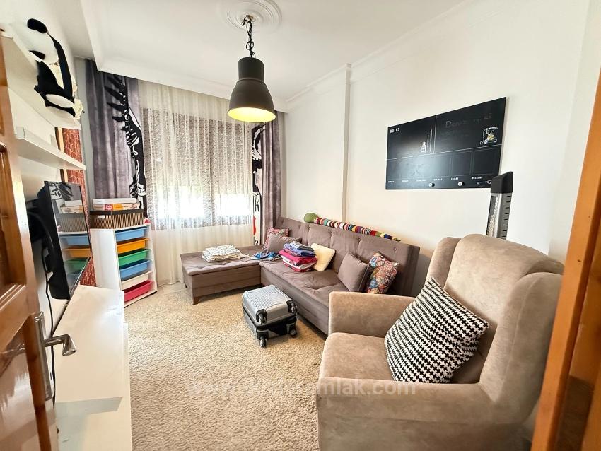 Dringender Verkauf 3+1 Villa Mit Großem Garten Im Zentrum Von Seferihisar Doğanbey