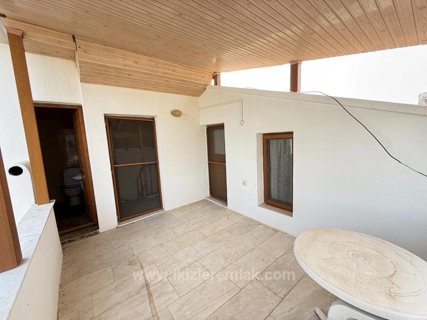 Dringender Verkauf 3+1 Villa Mit Großem Garten Im Zentrum Von Seferihisar Doğanbey