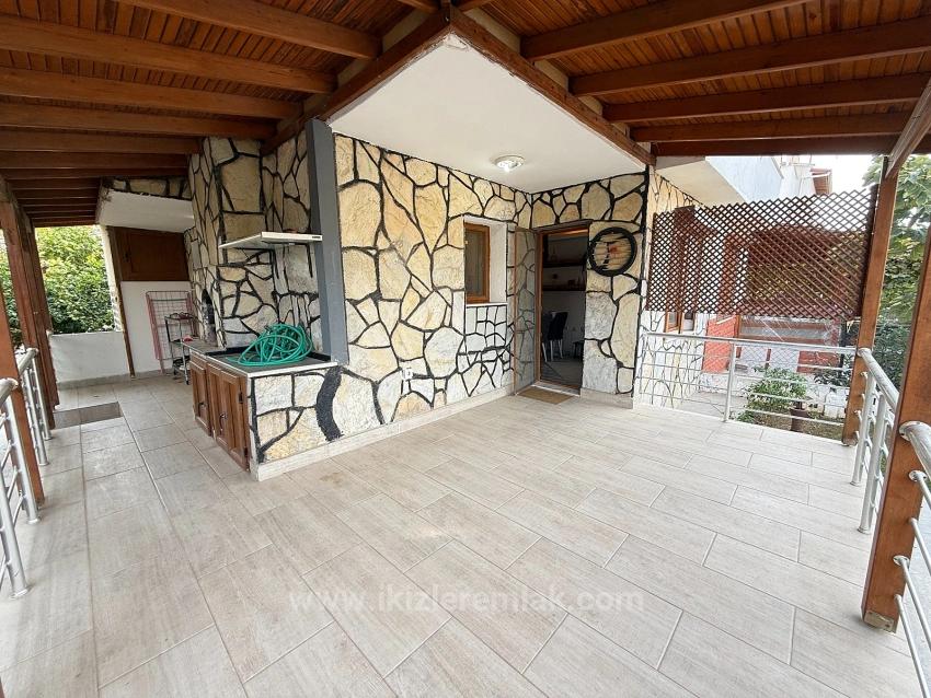 Dringender Verkauf 3+1 Villa Mit Großem Garten Im Zentrum Von Seferihisar Doğanbey