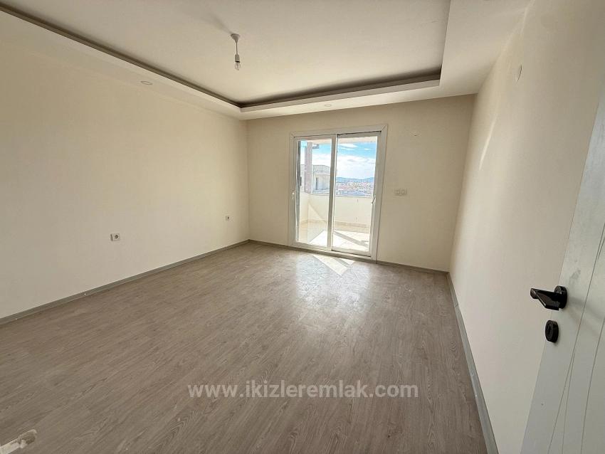 3 + 2 Maisonette-Wohnung Mit Neuem Aufzug Zum Verkauf Im Zentrum Von Seferihisar Ürkmez