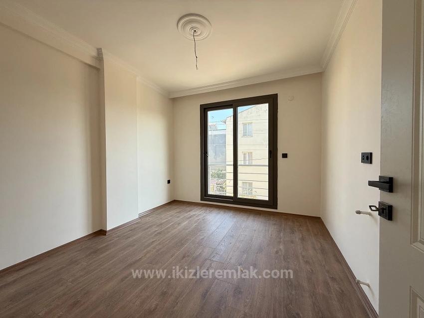 Brandneues Luxus-Sommerhaus Mit 3+1 Bädern In Seferihisar Doganbey Zu Verkaufen