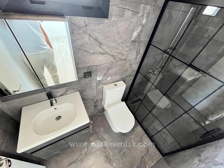 Freistehende Villa Mit 3 Schlafzimmern Und Einem Zusätzlichen Zimmer (Elternschlafzimmer) Auf Einem 390 M² Großen Garten In Seferihisar Doganbey Zu Verkaufen