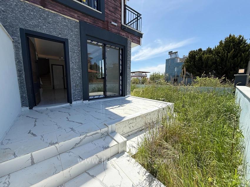2+1-Maisonette-Sommerhaus Mit Großem Garten Und Meerblick In Seferihisar Doğanbey Zu Verkaufen