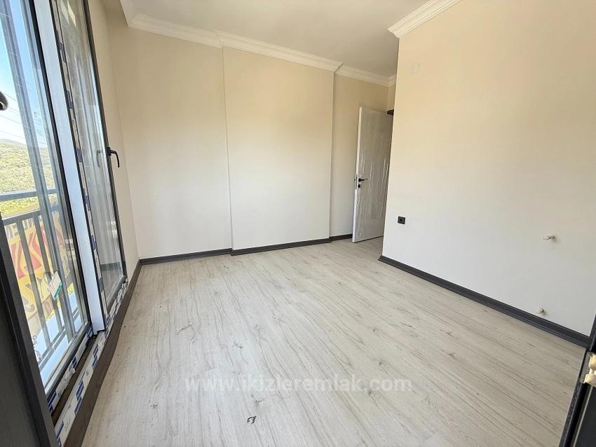 2+1-Maisonette-Sommerhaus Mit Großem Garten Und Meerblick In Seferihisar Doğanbey Zu Verkaufen