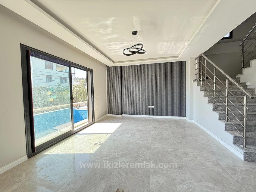 3+1 Duplex-Sommerhaus Mit Pool In Seferihisar Doğanbey