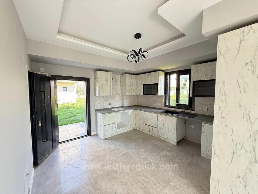 3+1 Duplex-Sommerhaus Mit Pool In Seferihisar Doğanbey