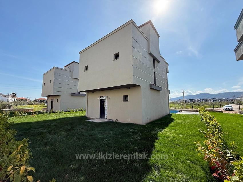 3+1 Duplex-Sommerhaus Mit Pool In Seferihisar Doğanbey