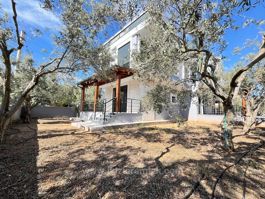 3+1-Zimmer Villa Zu Verkaufen in Cumhuriyet Bz. Seferihisar Doğanbey - 180 m²