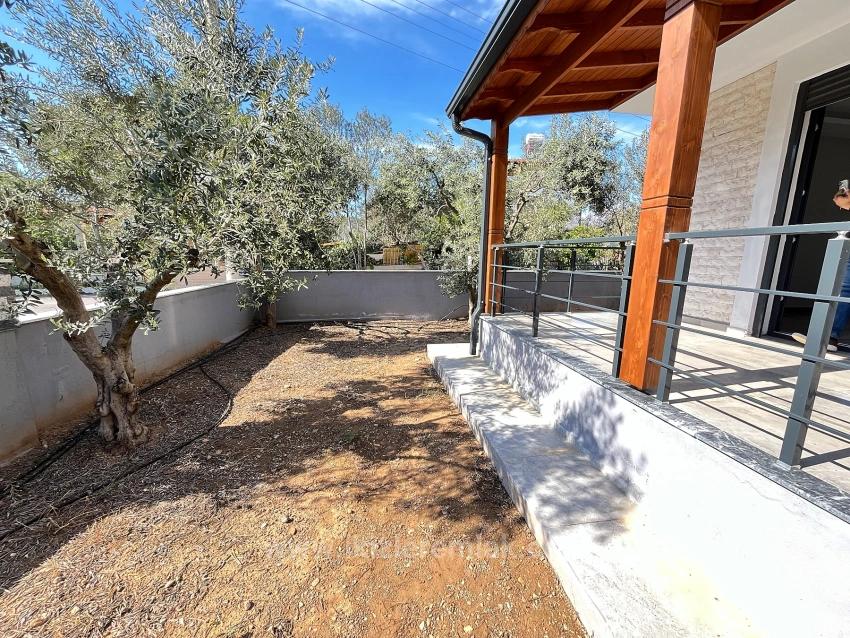 Brandneue, Freistehende 3+1-Zimmer-Villa Mit Großem Garten In Seferihisar Doğanbey Zu Verkaufen